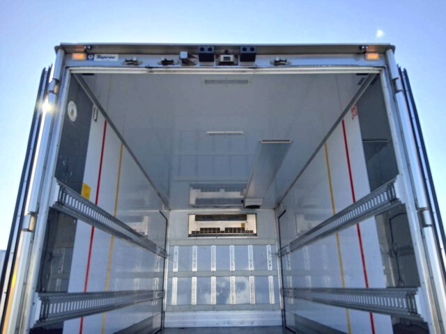 日野デュトロ冷凍車（冷蔵車）小型（2t・3t）[写真11]