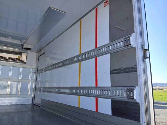 日野デュトロ冷凍車（冷蔵車）小型（2t・3t）[写真12]