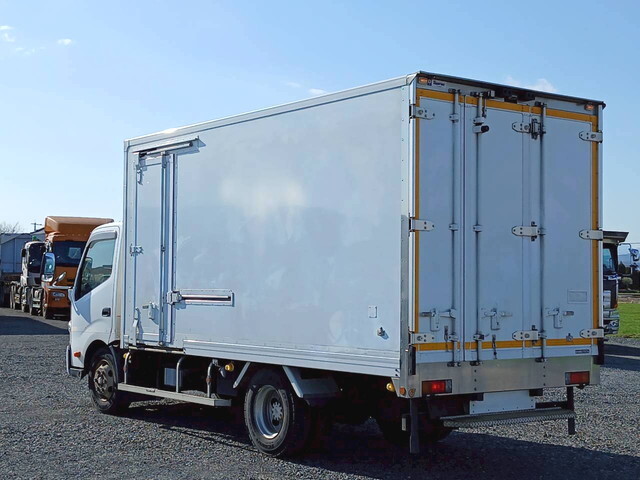 日野デュトロ冷凍車（冷蔵車）小型（2t・3t）[写真02]