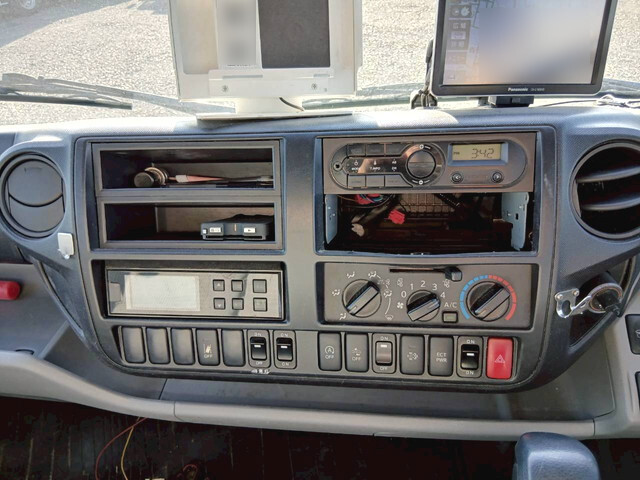 日野デュトロ冷凍車（冷蔵車）小型（2t・3t）[写真26]