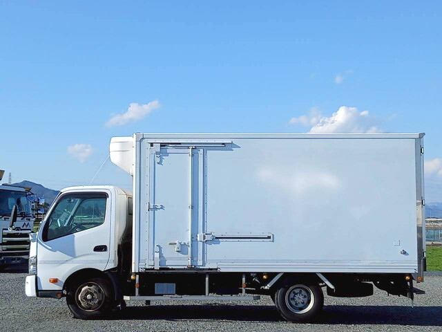日野デュトロ冷凍車（冷蔵車）小型（2t・3t）[写真06]