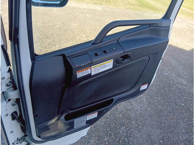 三菱ふそうスーパーグレート冷凍車（冷蔵車）大型（10t）[写真17]