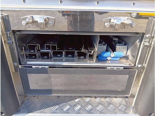 三菱ふそうスーパーグレート冷凍車（冷蔵車）大型（10t）[写真35]