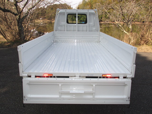 マツダボンゴ平ボディ小型（2t・3t）[写真10]