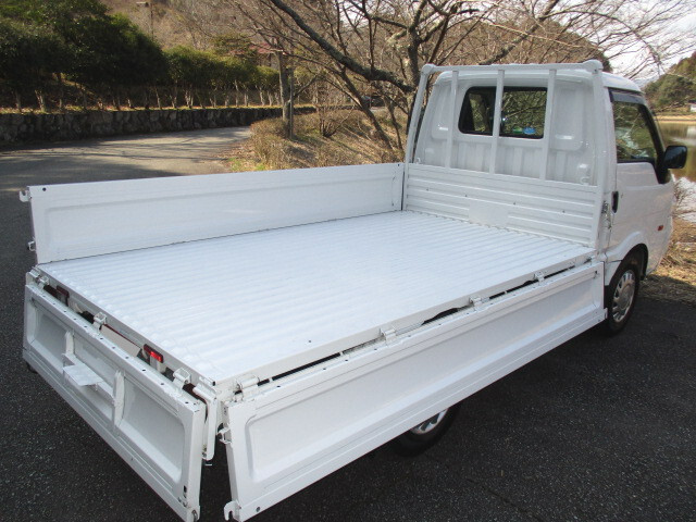 マツダボンゴ平ボディ小型（2t・3t）[写真12]