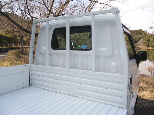 マツダボンゴ平ボディ小型（2t・3t）[写真13]