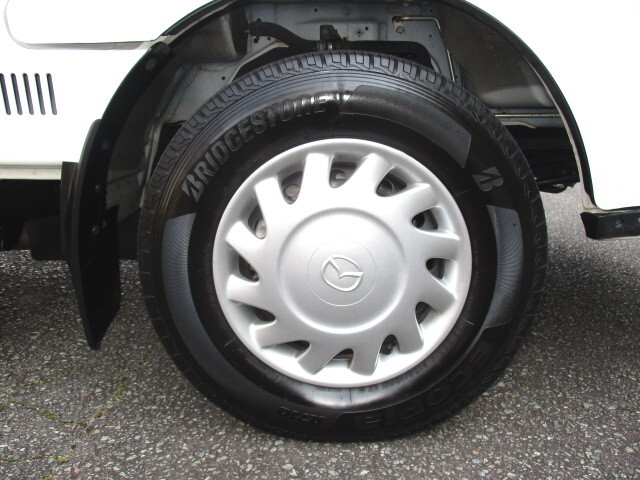 マツダボンゴ平ボディ小型（2t・3t）[写真18]