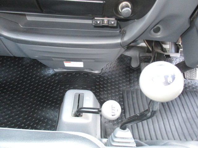 マツダボンゴ平ボディ小型（2t・3t）[写真27]