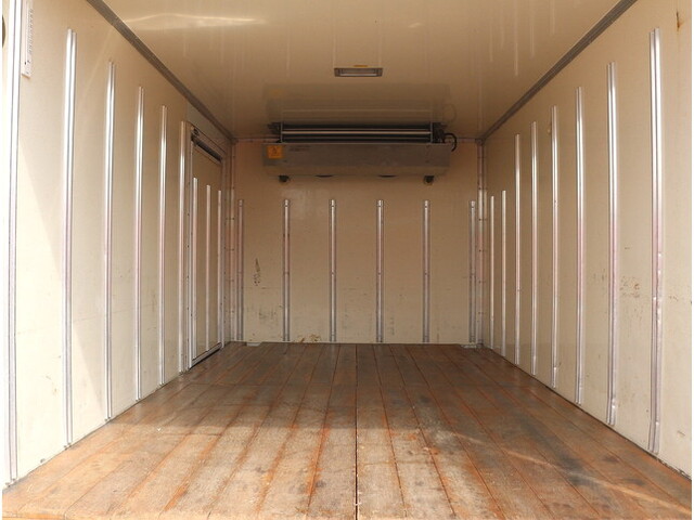 いすゞエルフ冷凍車（冷蔵車）小型（2t・3t）[写真13]