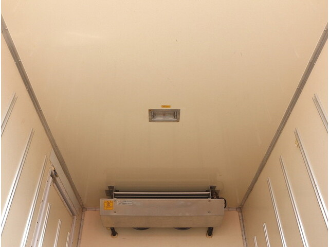 いすゞエルフ冷凍車（冷蔵車）小型（2t・3t）[写真16]