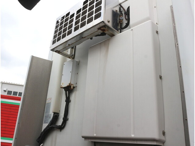 いすゞエルフ冷凍車（冷蔵車）小型（2t・3t）[写真20]