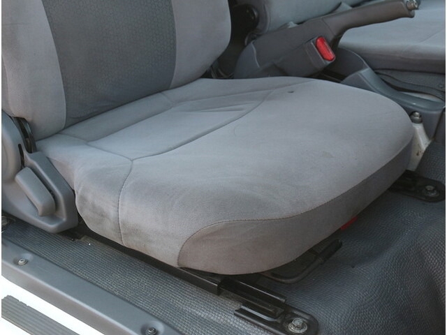 いすゞエルフ冷凍車（冷蔵車）小型（2t・3t）[写真27]