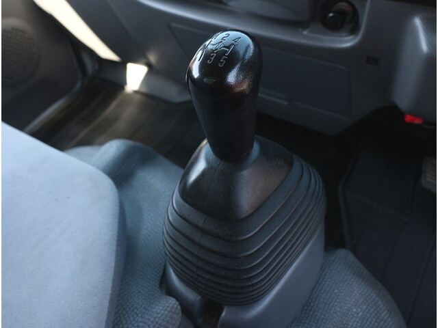 いすゞエルフ冷凍車（冷蔵車）小型（2t・3t）[写真30]