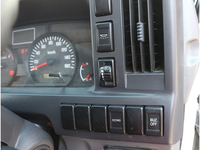 いすゞエルフ冷凍車（冷蔵車）小型（2t・3t）[写真33]