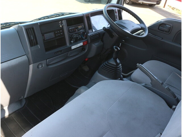 いすゞエルフ冷凍車（冷蔵車）小型（2t・3t）[写真36]