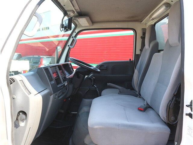 いすゞエルフ冷凍車（冷蔵車）小型（2t・3t）[写真37]