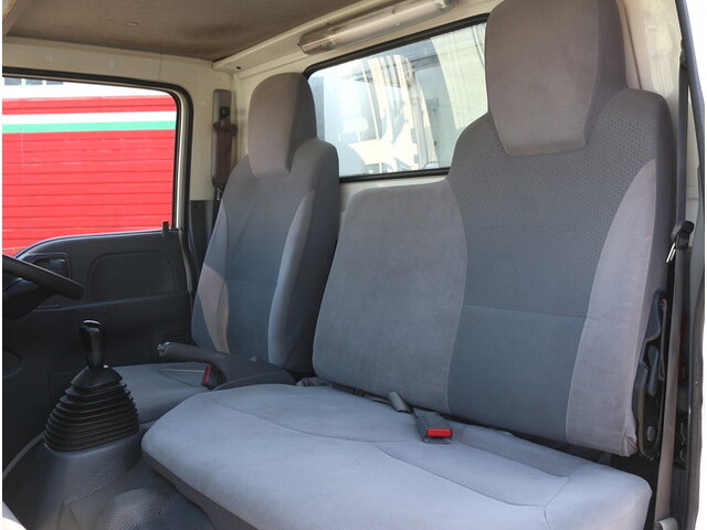 いすゞエルフ冷凍車（冷蔵車）小型（2t・3t）[写真38]