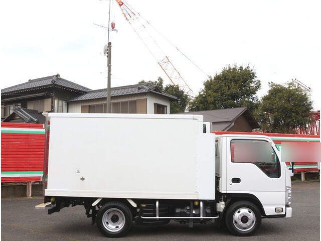 いすゞエルフ冷凍車（冷蔵車）小型（2t・3t）[写真04]