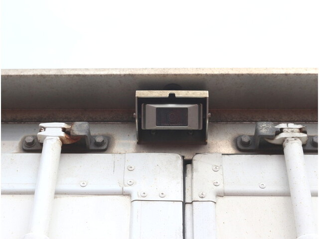 いすゞエルフ冷凍車（冷蔵車）小型（2t・3t）[写真06]