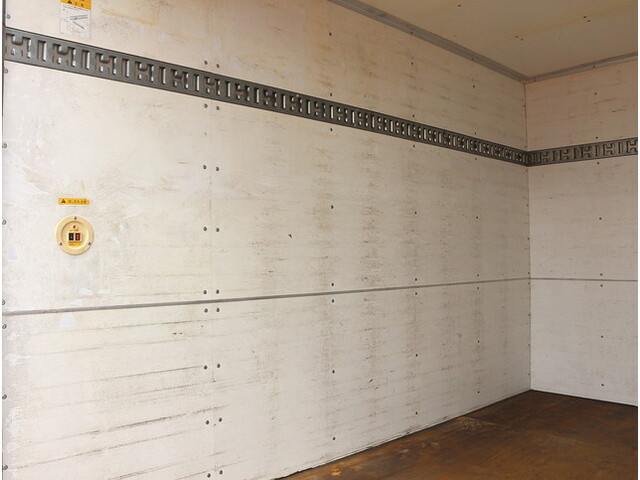 いすゞエルフパネルバン小型（2t・3t）[写真12]