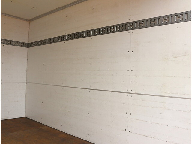 いすゞエルフパネルバン小型（2t・3t）[写真13]