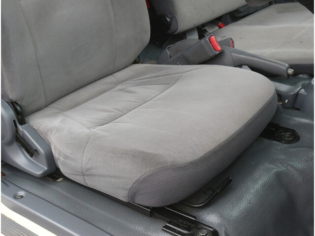 いすゞエルフパネルバン小型（2t・3t）[写真18]