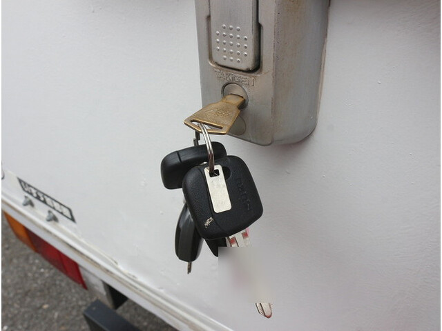 いすゞエルフパネルバン小型（2t・3t）[写真08]