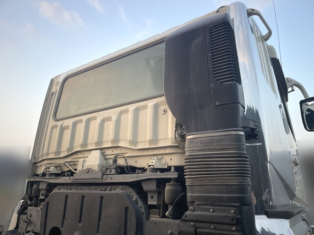 三菱ふそうスーパーグレートダンプ大型（10t）[写真12]