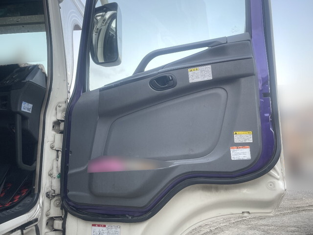 三菱ふそうスーパーグレートダンプ大型（10t）[写真29]