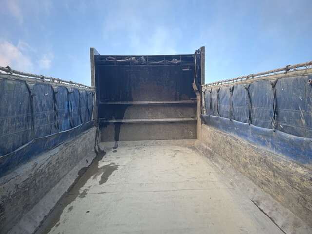 三菱ふそうスーパーグレートダンプ大型（10t）[写真07]