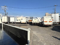 三菱ふそうキャンター平ボディ小型（2t・3t）[写真15]