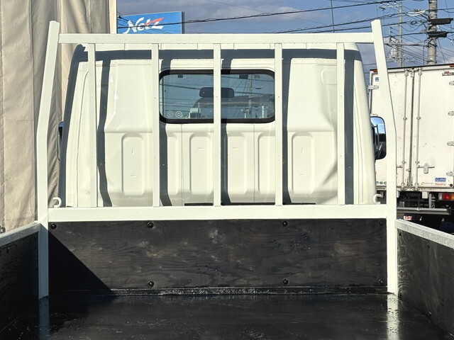 三菱ふそうキャンター平ボディ小型（2t・3t）[写真16]