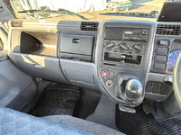 三菱ふそうキャンター平ボディ小型（2t・3t）[写真35]