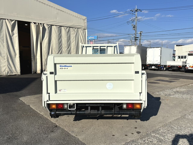 三菱ふそうキャンター平ボディ小型（2t・3t）[写真05]