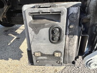 三菱ふそうキャンター平ボディ小型（2t・3t）[写真09]