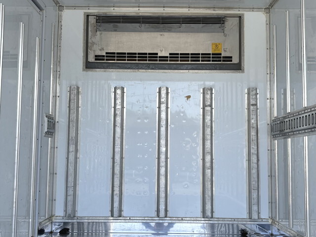 三菱ふそうキャンター冷凍車（冷蔵車）小型（2t・3t）[写真12]