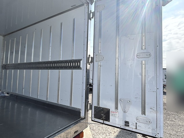 三菱ふそうキャンター冷凍車（冷蔵車）小型（2t・3t）[写真13]