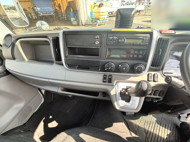 三菱ふそうキャンター冷凍車（冷蔵車）小型（2t・3t）[写真35]