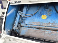 日野デュトロパッカー車（塵芥車）小型（2t・3t）[写真12]