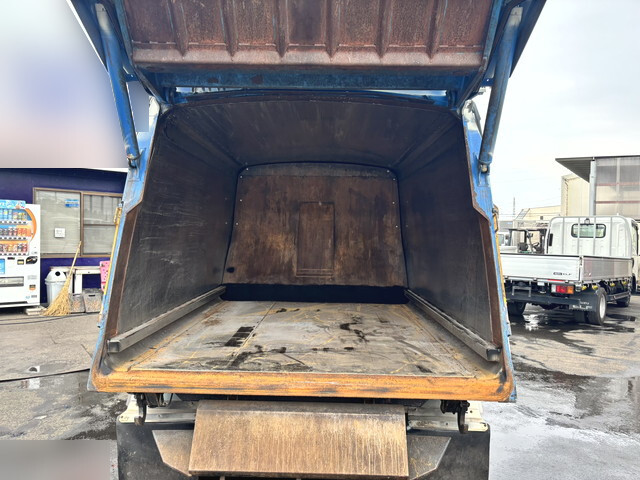 日野デュトロパッカー車（塵芥車）小型（2t・3t）[写真15]