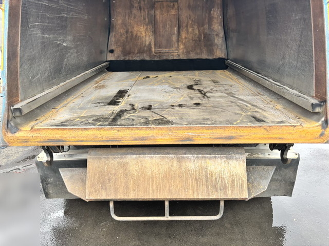 日野デュトロパッカー車（塵芥車）小型（2t・3t）[写真16]