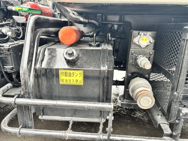 日野デュトロパッカー車（塵芥車）小型（2t・3t）[写真27]