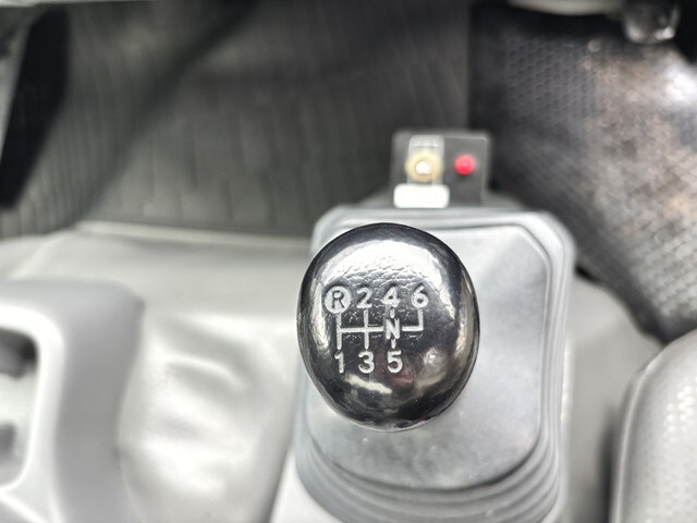 日野デュトロパッカー車（塵芥車）小型（2t・3t）[写真37]