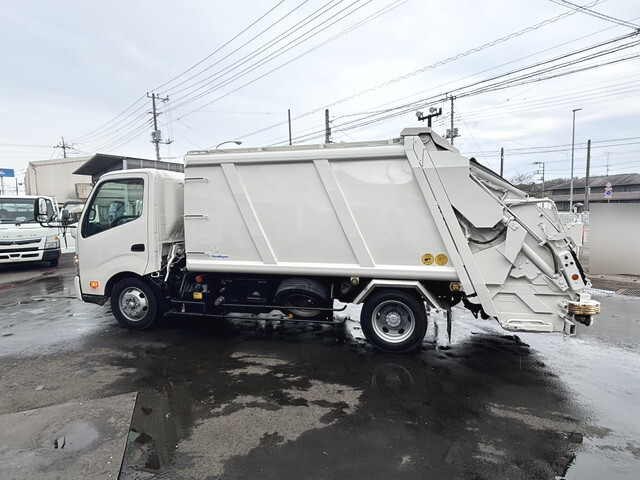 日野デュトロパッカー車（塵芥車）小型（2t・3t）[写真06]