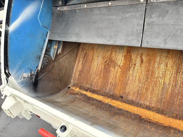 日野デュトロパッカー車（塵芥車）小型（2t・3t）[写真09]