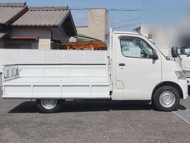 トヨタタウンエース平ボディ小型（2t・3t）[写真07]
