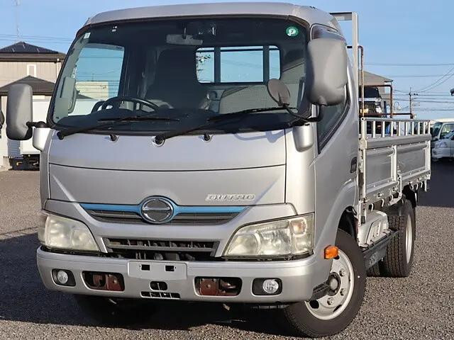 日野デュトロ平ボディ小型（2t・3t）TQG-XKC645M [写真01]
