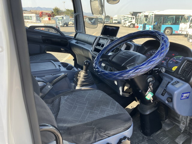 日野レンジャーセルフクレーン4段増トン（6t・8t）[写真34]