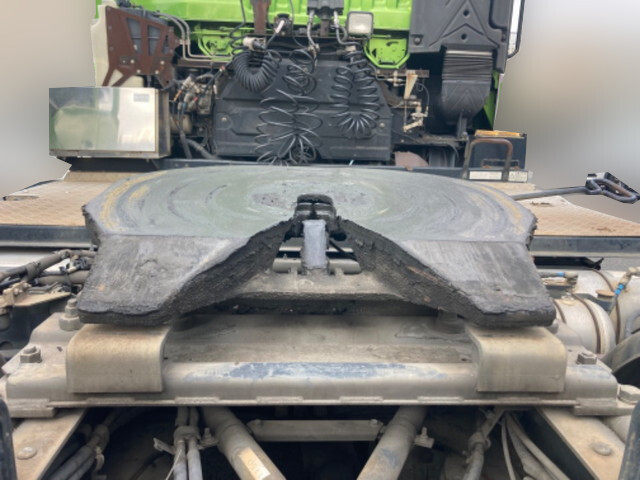 いすゞギガトレーラーヘッド（トラクターヘッド）大型（10t）[写真03]