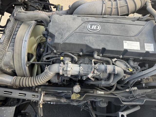 UDトラックスクオン冷蔵冷凍ウイング大型（10t）[写真16]